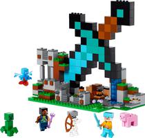 Lego Minecraft The Sword Outpost - 21244 (427 Pecas)